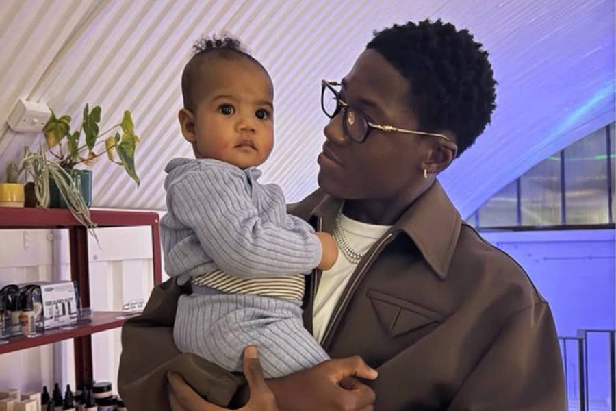 闹剧！曼联新帝星改变主意冬窗不再闹转会或留队，与阿莫林矛盾仍拒绝续约